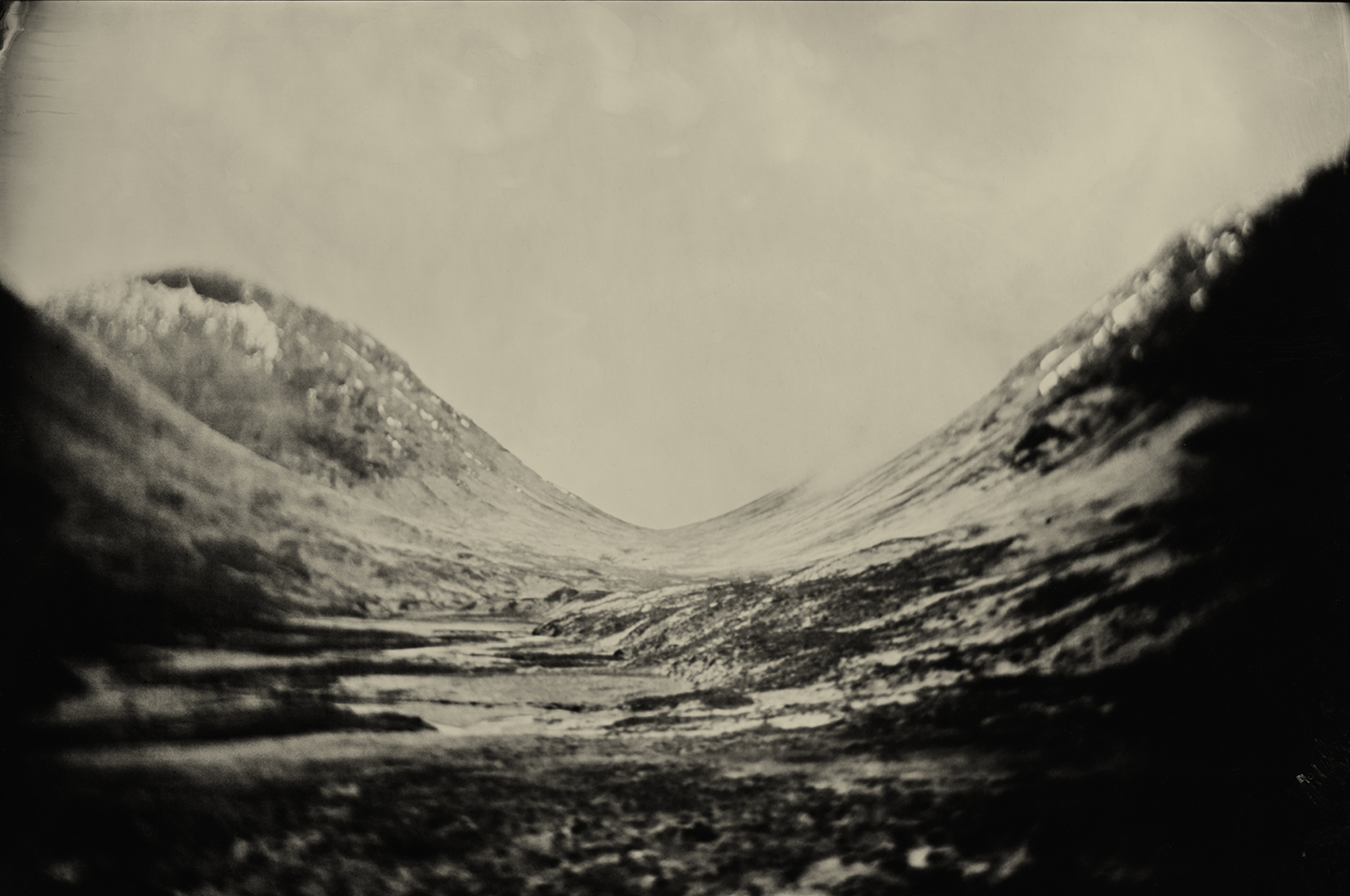 56º 39' 47.444" N 4º 55' 17.126" W